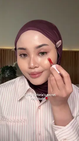 what do u think? 😊 #victoriassecret #redblush #makeup #fyp 