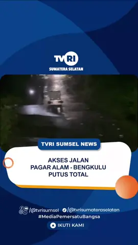 AKSES JALAN PAGAR ALAM-BENGKULU PUTUS TOTAL Hujan deras dengan intensitas tinggi yang mengguyur wilayah Kabupaten Empat Lawang menyebabkan debit air sungai meningkat tajam dan menyebabkan jalan lintas Pagar Alam-Bengkulu yang putus total tepatnya di Kecamatan Muara Pinang, Kabupaten Empat Lawang. Selain merusak infrastruktur, puluhan rumah warga di sekitar lokasi ikut terendam banjir dengan ketinggian air mencapai betis orang dewasa. Saksikan berita selengkapnya di Sumsel Hari Ini   Pukul 16.00 WIB  di TVRI Sumsel   #TVRISumsel #SumselHariIni #TVRIMediaPemersatuBangsa #Beritapalembang #BencanaAlam@Eflianty Analisa TVRI Sumsel 