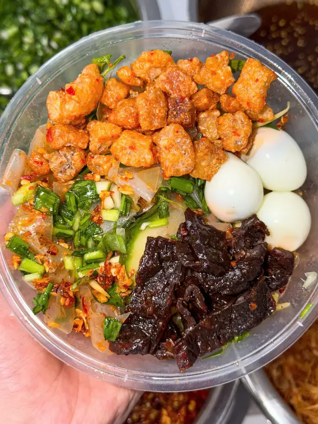 Nhạc thì jet jet bánh tráng tóp mỡ khô boà thì ngon nhức neck ☺️🫰🏻🤣🤤 #binhduong #thudaumot #quynhvofoodie #viral #xuhuong 