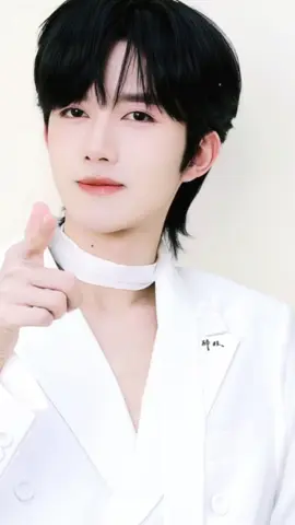 Thật sự là thích mỗi Hoàng Tinh mà tưởng đâu có chục cái nhân cách khác nhau =))))) Muốn vibe nào có vibe đó #HoàngTinh #HuangXing #HoangTinh #eilothuang #黄星 #desiretheseries #desire4 @eliot_huang 