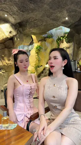 É thấy thương