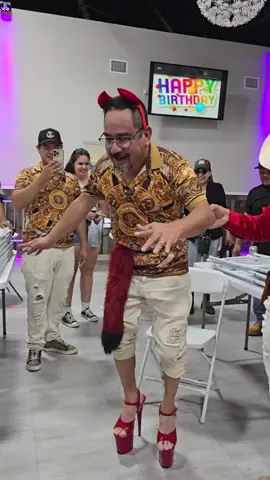 #eldivinocolombiano👠👠⭐️⭐️⭐️🇨🇴 #noticiastiktok #fypシ゚viral #usa🇺🇸 #viral 