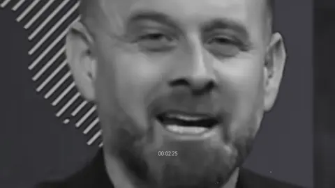 نابئ کۆڵ بدەی😍…#shadmanzreromar #forupage #foryoupage #foryou 