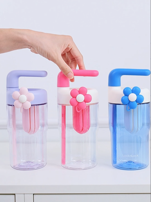 Thiết kế 2 kiểu tay cầm, lại còn có ngăn lọc trà cho nàng thoải mái đựng đồ uống yêu thích đó nha! #locknlock #locknlockvietnam #binhdungnuoc