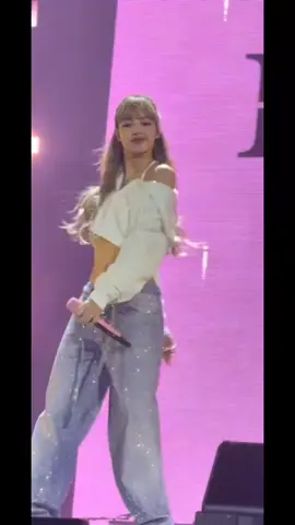 lalisaaaaaaaaaa🤗 #lisa#bts#blackpink