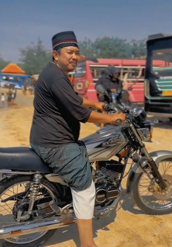 Ku Tak Kan Meninggalkan Mu :). 🤍 MUROBBI #khrmohkholilasad #dnscommunity #almahabbahwalisongo #aniversarydns #pantaijumiang 