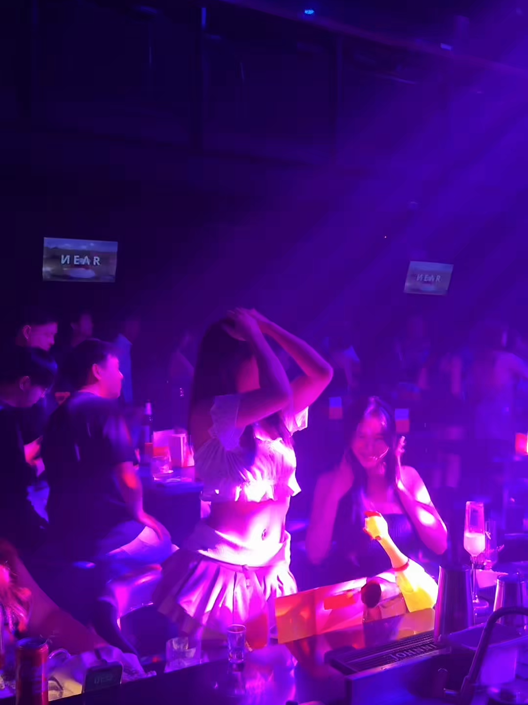 พบตัวซีเคล็ดอยู่หน้าบาร์ #TheLibraryPhitsanulok #PhitsanulokNightlife #TonightWeDance #PhitsanulokNightLife #Cocktails #ร้านเหล้าพิษณุโลก #Phitsanulok #PhitsanulokThailand #ร้านนั่งชิลพิษณุโลก #ที่เที่ยวพิษณุโลก #รีวิวพิษณุโลก #หนอนหนังสือนักดื่ม #TheLibraryGroup