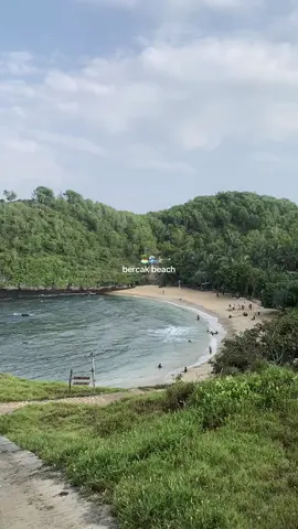 🌴🥥 #pantaibercakpacitan #pantaikasap #pantaipacitan #beachvibes #pacitanjawatimur 
