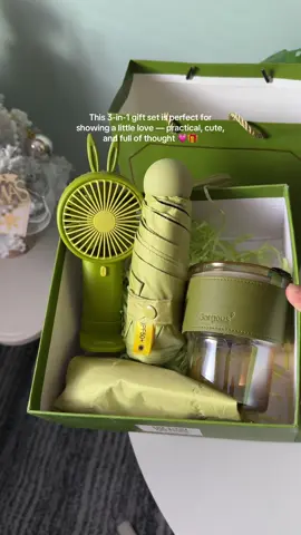 🎁 Meet your new favorite 3-in-1 Gift Set! 💕 Comes with a tumbler, mini fan, and umbrella — all packed in a chic box. Perfect for birthdays, debuts, weddings, and corporate giveaways! 💐✨ Affordable, useful, and stylish! 💚💗🤍 #GiftSet #SouvenirIdea #giftidea #GiftForAll #corporatesouvenir 