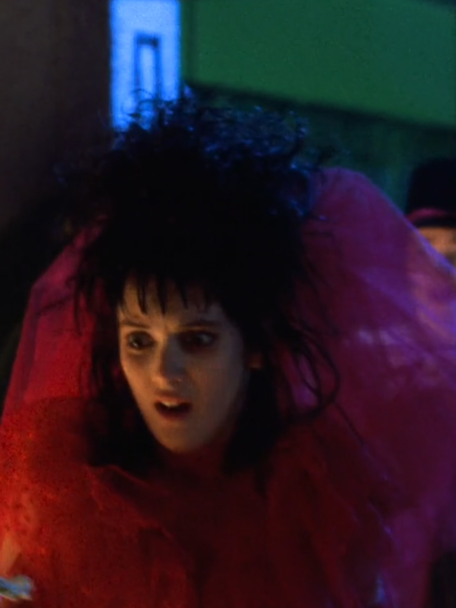 Beetlejuice 1988 #winonaryder #lydiadeetz #beetlejuice1988 #fashion #moda 