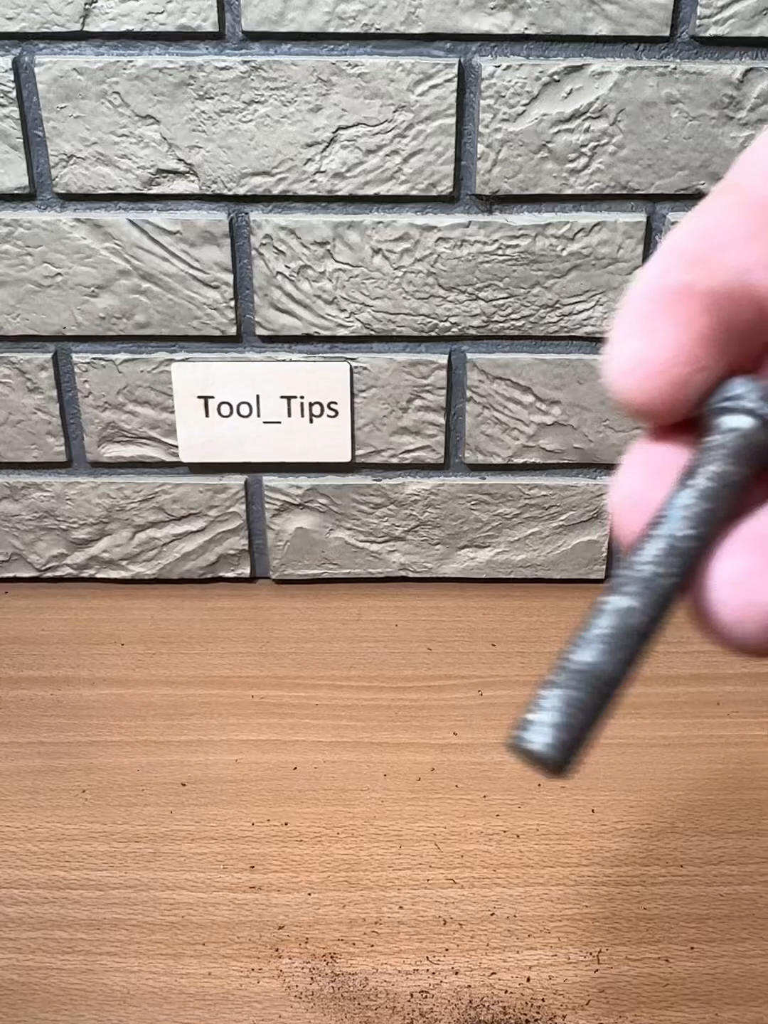 Đồng nghiệp hay là kẻ xâm phạm