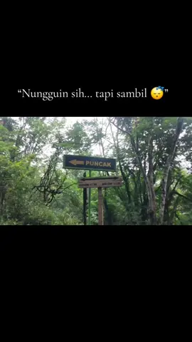 Bukan Tentang Siapa Cepat, Tapi Siapa yang Mau Nunggu. Gunung gak pernah marah kalau kamu melambat, dan temen sejati gak akan ninggalin kamu di jalur. Dia jalan di samping, nunggu, kadang diam tapi kehadirannya bikin langkahmu tenang.  Kadang, yang bikin kuat bukan semangat sendiri, tapi temen yang bilang, “Santai, aku tunggu di sini.” Karena puncak gak akan kemana, tapi kebersamaan bisa hilang kalau ditinggal. #PendakiIndonesia #TemanPendakian #MendakiGunung #POVPendaki #GunungIndonesia #JourneyToTheTop #Ceritapendaki #OutdoorLife #NatureVibes #AdventureShorts #SolidaritasPendaki #PendakianSantai #landwater 