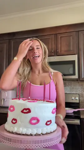 dumping all of the birthdaytoks while i can #birthday #college #birthdaytiktoks #birthdaysounds #birthdayparty 