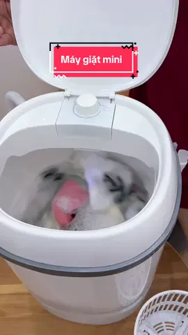 Máy giặt mini tiện lợi, ko ph mất cả tiếng đồng hồ mỗi ngày giặt qao cho con #maygiatmini #maygiatbantudong #nhacuaenn 