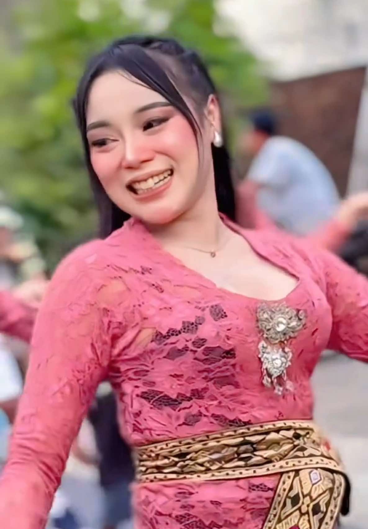 Pesona kebaya pink @meylin🐣 #dance #karnaval #karnavalsoundsystem #fyp #fyppppppppppppppppppppppp 