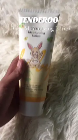 Gentle hydration and long lasting moisturizing care🥰. The smell is not sticky and mild, so perfect for baby🥰#tenderoo #tenderoolotion #lotionforbaby #moisturizer #babyessentials 