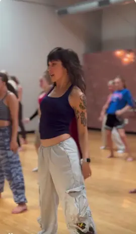 Did I miss this trend window? Maybe. But does it work perfectly with this video? ABSOLUTELY 💅 #sugaronmytongue 