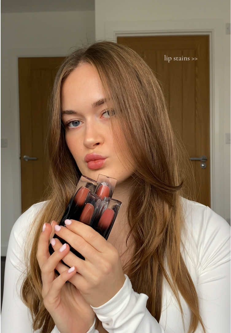 lip stains are my new essential 💋 if your brand is looking for ugc content, email me at laurenaprilugc@gmail.com 💌 #ugc #ugccreator #ugccontent #ugcexample #lipstain 