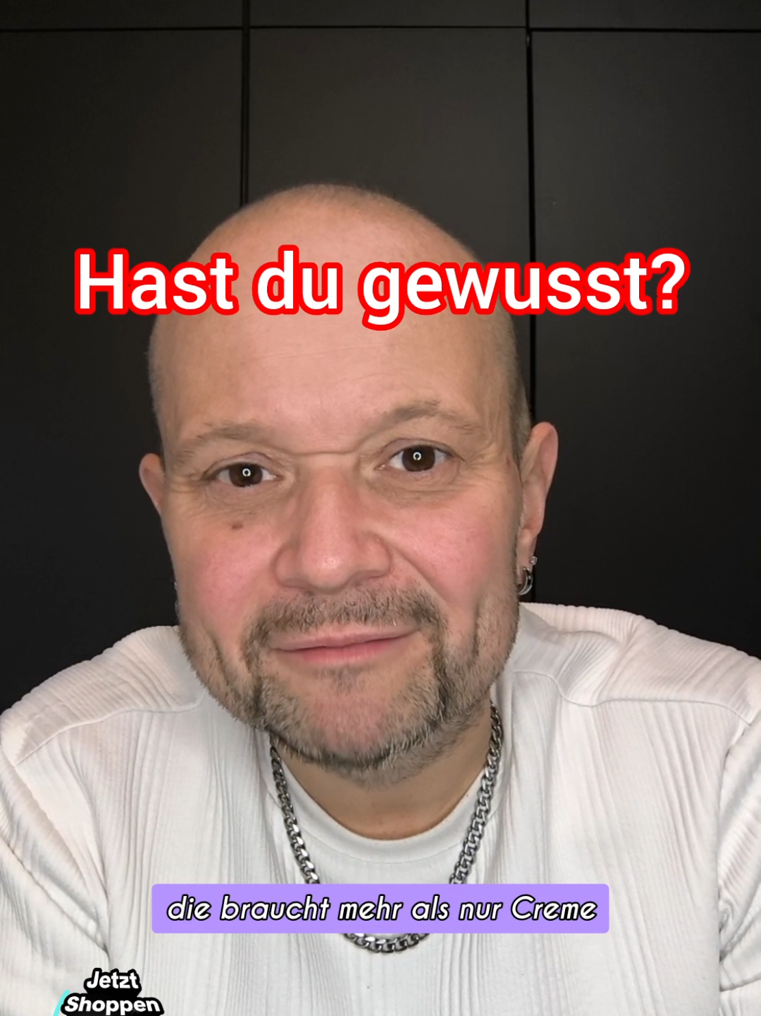Deine Haut verdient mehr als nur Pflege von außen ✨ – unterstütze sie täglich mit dem Hyaluron & Kollagen Komplex von Natural Elements. Zwei Kapseln am Tag versorgen dich mit 1.000 mg Kollagenhydrolysat und 200 mg Hyaluronsäure – für strahlende, geschmeidige Haut und flexible Gelenke. 💧 Zusätzlich stärken Zink (10 mg), Biotin (145 µg) und Selen (55 µg) deine Zellen und unterstützen deine natürliche Schönheit von innen heraus. Natürlich gluten- und laktosefrei, ohne unnötige Zusatzstoffe – und hergestellt in Deutschland. 🇩🇪 👉🏼 Fühl den Unterschied jeden Tag und schenk deinem Körper die Pflege, die er verdient! #kollagen #hyaluron #naturalelements #haut #supplements 