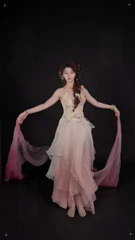 Classic dance appears, elegant and eye-catching!