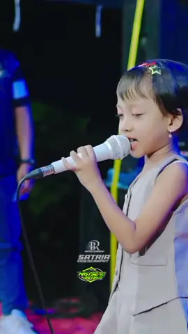 goyang deeekk... #dhiajengaidaadiratna #ameliamusic #mas_tono_96 