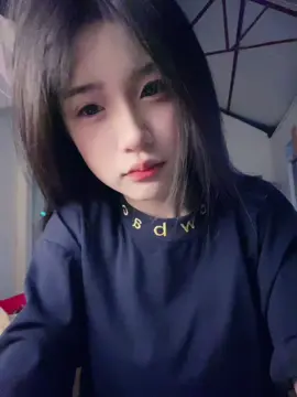 Gì mà mắt to mắt nhỏ z