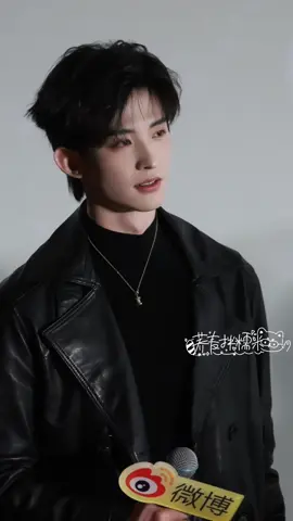 ไม่มีเหตุผลไหนเลยทีจะไม่รักเค้า เสี่ยวชางเหอน่ารักทั้งในจอ นอกจอและตัวจริง น่ารัก สดใส อ่อนโยน ขี้เขิน ใส่ใจ มีครบจบในที่เดียว 🤭💛🥜 วีดีโองานโปรโมท เรื่อง : ตำนานนทีมืด/Blood River รับชมซับไทยทาง YOUKU  ส่วนพากย์ไทยมาเร็วๆนี้  #ตำนานนทีมืด #ฉ#ฉางหัวเซิน常#常华森Changhuasen