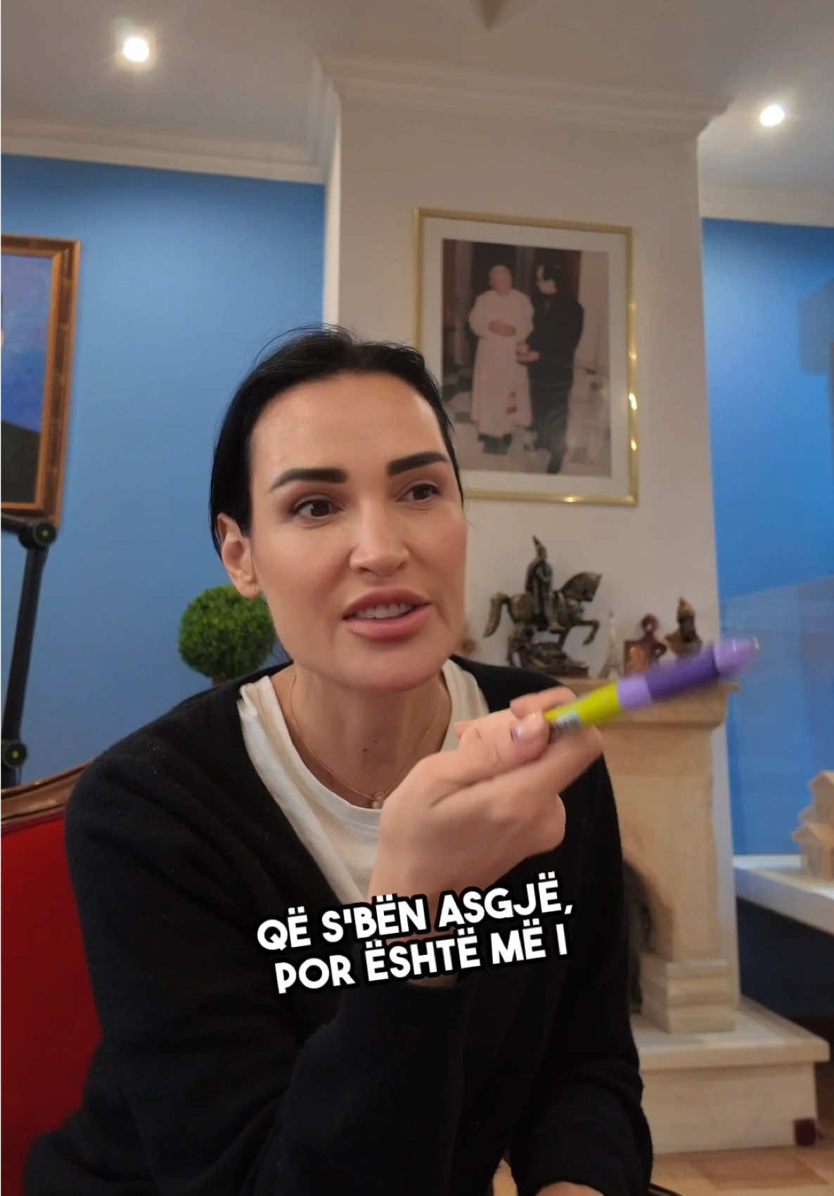 Cila është përvoja juaj?! A ka në çdo zyrë nga një që s’bën asgjë, por është më i sigurt se të gjithë? Dikush e solli 🤷‍♀️ #fyp