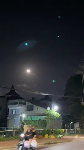Có phải đêm buồn đêm lang thang 