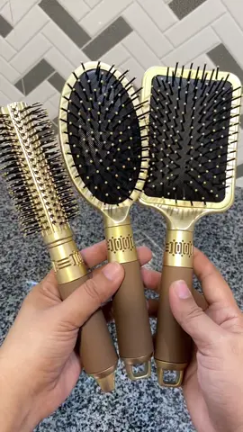 3pcs set ng hairbrush super ganda, pwede mo to pangregalo. #hairbrush #hairbrushset #haircomb 