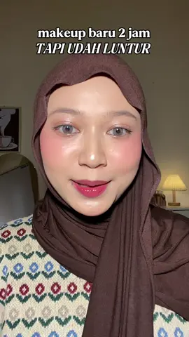jadi point penting yang bikin makeup tahan lama 1. Skinprep yg matang (lembab tp bukan yg basah becek) 2. Pemilihan dan pengaplikasian complexion  3. Sett complexion pake bedak 4. Kunci makeup pake setting spray untuk mengunci makeup biar tahan lama. #makeuptips 