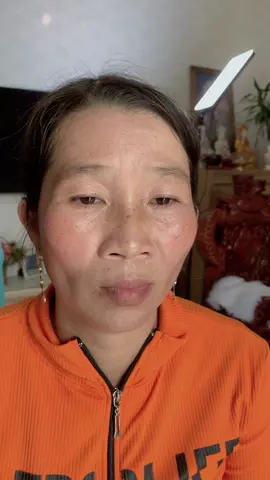 coi hết video để thấy sợi lông mày thiết kế mảnh cỡ nào nhé