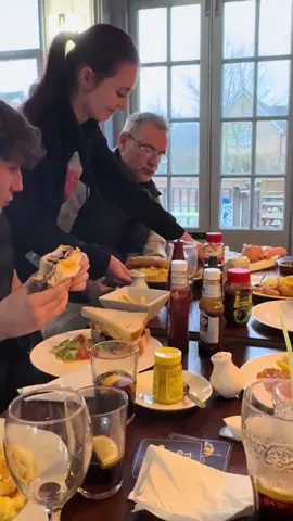 Waiter taking food away prank😂😂#scarecam #fyp #prank #funnyvideo #funny