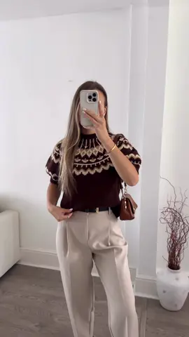 beige & brown tones for that smart casual autumn vibe 🤎 WOW ZARA! This brown jumper is insane 🤎 #zara#zaraoutfit#ukstyle#londonstreetstyle#autumnoutfits