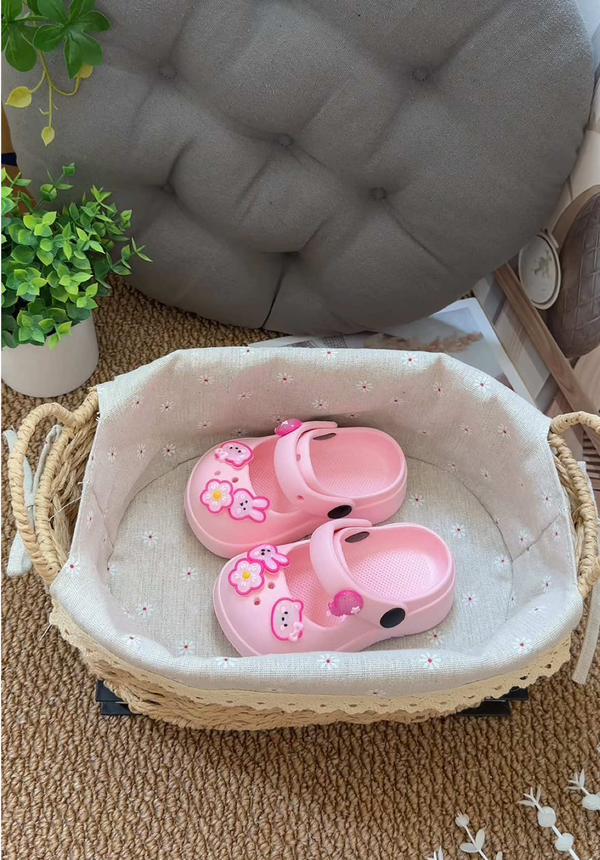 Dép sục nhựa cho bé gái #depsuc #depchobe #depxinh #giaydeptreem #tiemgiaycuanang 