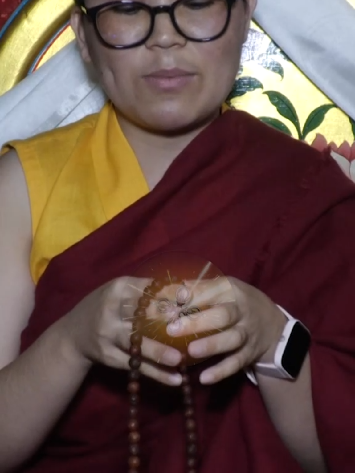 दाहिने हातले कि देब्रे हातले माला जप गर्ने ? श्रद्देय धर्म गुरु जेचुन साङ्गे खान्डो रिम्पोछेज्यु | #vajratv #Vajrafoundation #VajraNTV #NamoRatnaTrayaya #NamoBuddhay #Buddhism #jetsunsangekhandorinpochhe