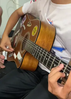 Neneku Pahlawanku #coverlagu #gitarcover #lewatberanda #waliband #gitartongkrongan 