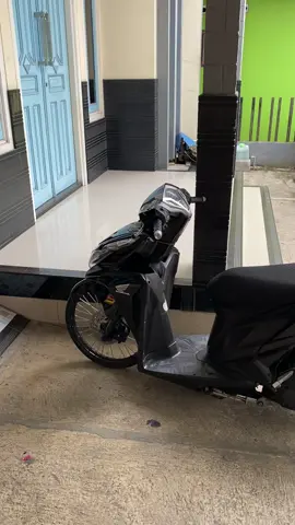 blackk😏#pecintavarior17 #ogahjinjitstyle🔥 #fypppppppppppppp #vario125old #bismilahrame 