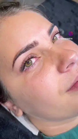 Extensions de cils : cil à cil 💚 Rdv en message privé  Lieu : Eysines  Disponible en prestation et également possibilité de réaliser des formations en extensions de cils et rehaussement. #formationcils #lashes #bordeaux #beauty #paris 