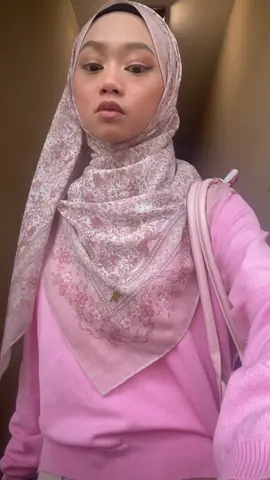 Day 24 of posting fitchecks 💗 during intern #internlife🦋 #intern #fyppppppppppppppppppppppp 