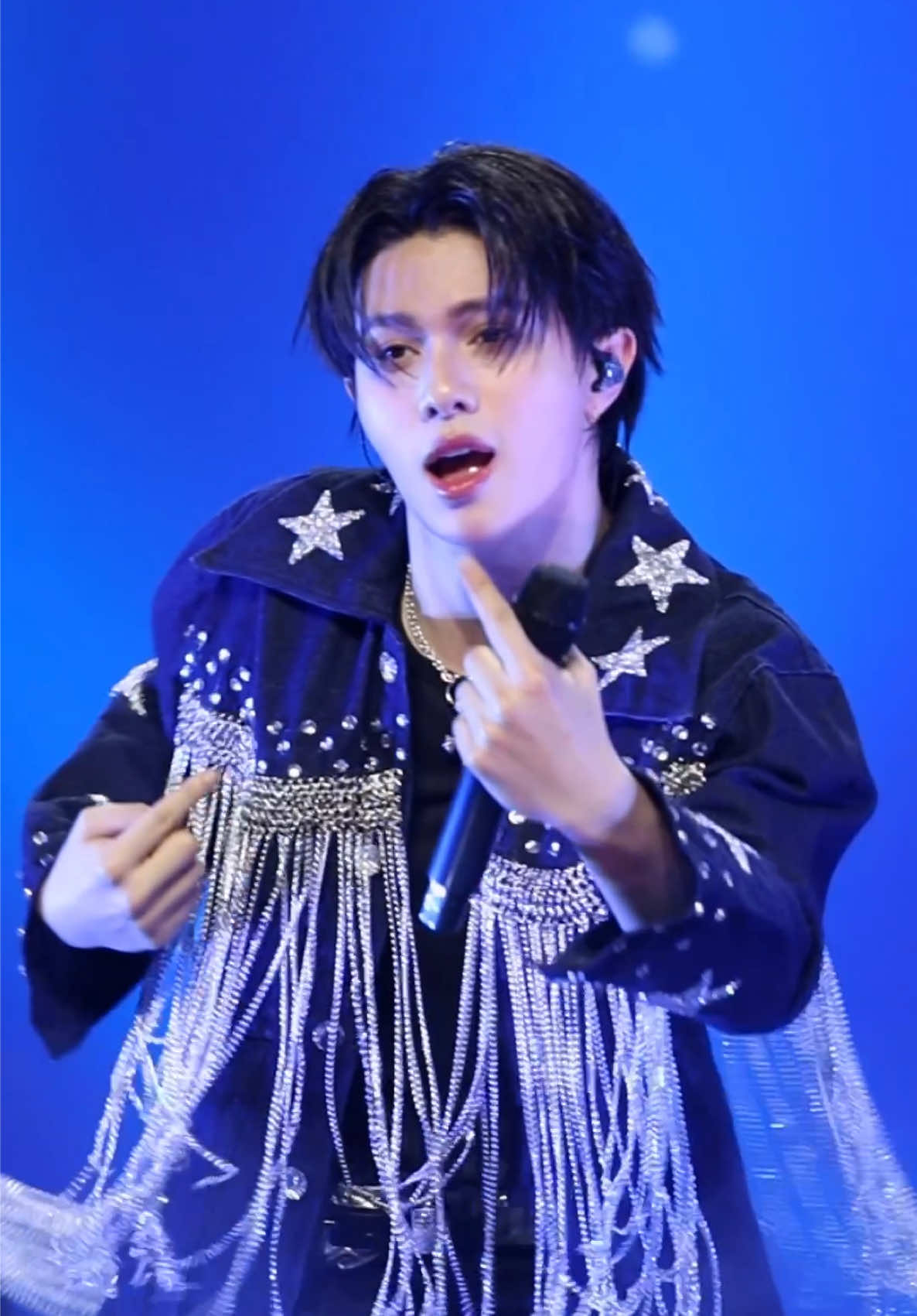 วิลเลี่ยมชุดนี้หล่อมากก #williamjkp  #LYKNDuskAndDawnConcertD2 #LYKNDuskAndDawnConcert  #LYKN  @Zloty 