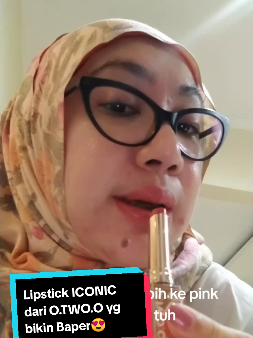 Lipstick ICONIC dari O.TWO.O nungguin kamu nih Sis, Buruan di CO yaaa ,🥰💄💄 #lipstick #O.TWO.Olipsticksatin #baper #viral 