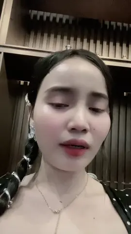 យេីងក្រគេមេីលងាយណាស់ កំមានមោទនភាពក្នុងការយកឈ្នះអ្នកក្រដូចញំអី បាបកម្មមានពឹត ទេវតាមានភ្នែក😔