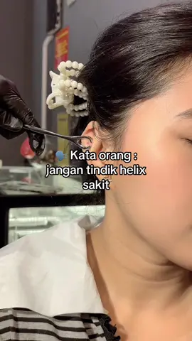 #sadvibes🥀 #piercingstudio #helixpiercing #tindikhelix #fypviral 