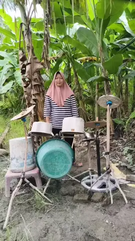 drummer emak emak yang lucu, emak abah, CIP. RESTY FLORA, #video #komedi #ngakak #lucu #fyp 