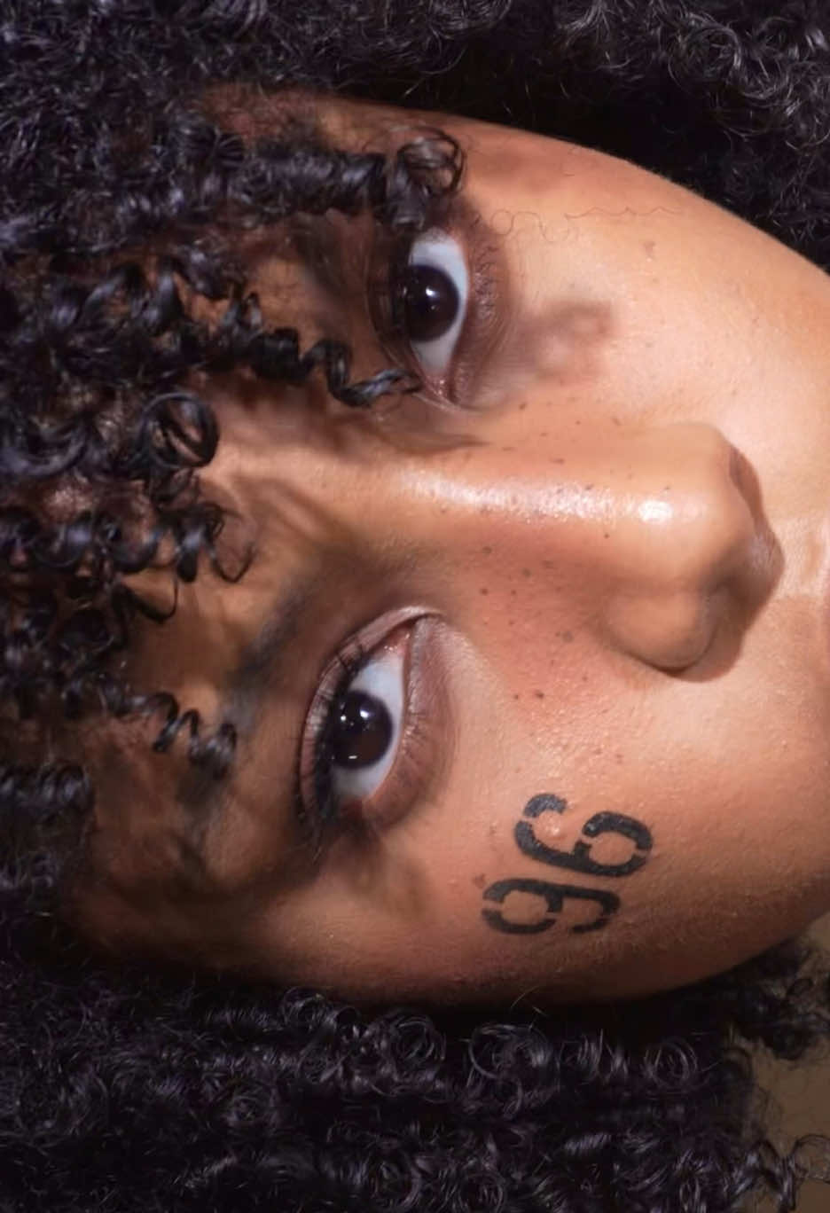 Getting Naomi ready for the runway ✨ #Runway #model #makeup #editorialmakeup 