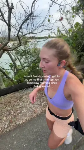It may only be 1-2km I’m allowed to do, but oh my lawd I’m so excited and lowkey nervous as well 😮‍💨 #runningjourney #ankleinjury #gymgirl #hybridathlete #runner 