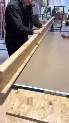 The most detailed 5-link suspended rail door track in history. The production and installation process of the track hidden in the ceiling is shared. The track groove is 4.6 meters long#Hangingraildoor #Hangingrailtriplelinkage #Ceiling #Craftsman 