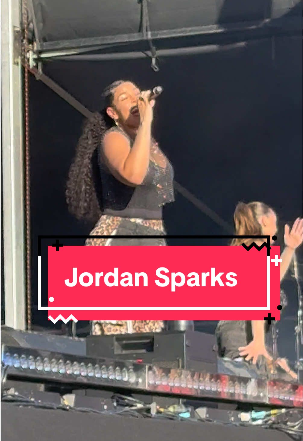 When this was an anthem back in high school but now as a widow at 34 it’s literally my life 😭 #fridayzlivesydney #youngwidow #noair #jordansparksftchrisbrown #itssohardformetobreathe @Fridayz 