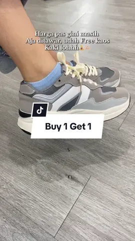 Pembelian sepatu ada freenya lohh best langsng cek keranjang kuning😍👇🏻#modernshopstyle #fypシ #sepatuolaharagapriawanita#sepatuolahraga #buy1get 